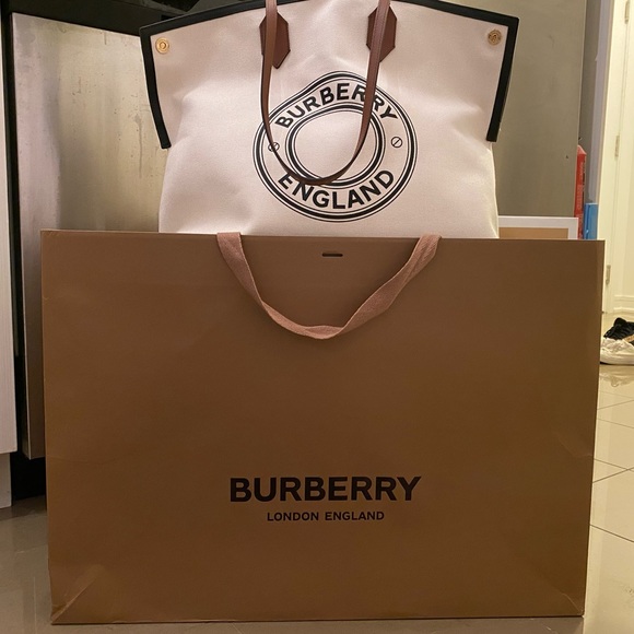 Brand New Authentic Burberry Tote Bag - Picture 2 of 5
